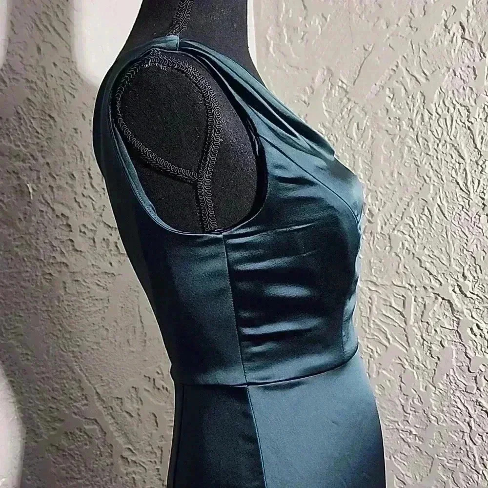 Lovely SATIN Cutout one shoulder maxi dress size 0 - Picture 7 of 14